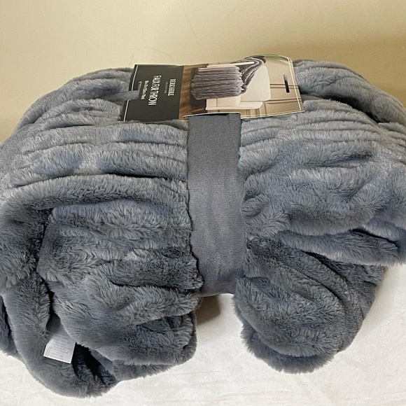 Berkshire Faux Fur Throw in Gray - Picture 5 of 7